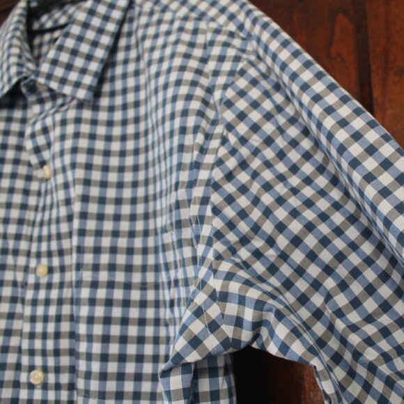 Van Heusen Studio Slim Fit Dress Shirt, Large - Picture 3 of 7